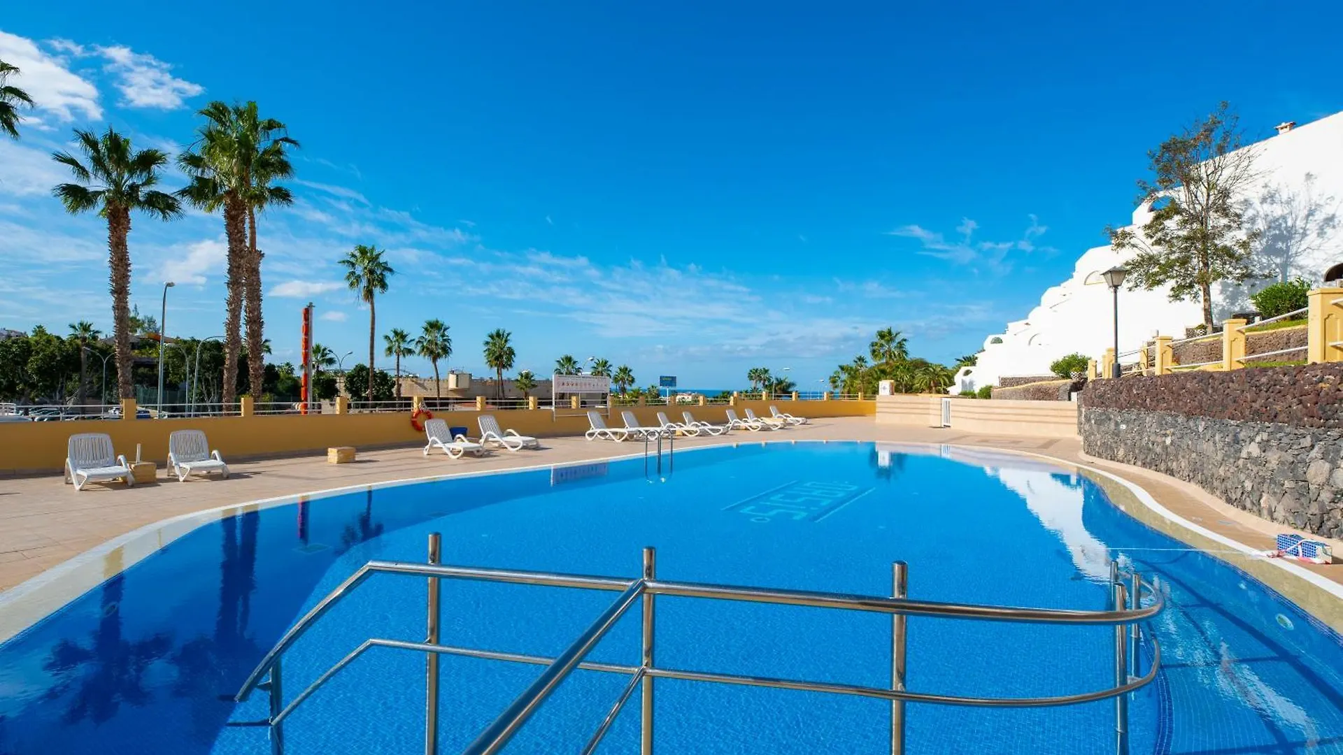 Sunny Oasis Getaway Apartment Costa Adeje
